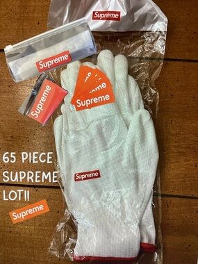 Supreme White Gloves Red Logo - Supreme stickers - Supreme ziplock bag 65 pc lot